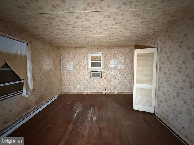 161 WOOLSTON DR, Morrisville, PA 19067