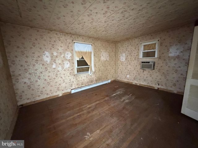 161 WOOLSTON DR, Morrisville, PA 19067