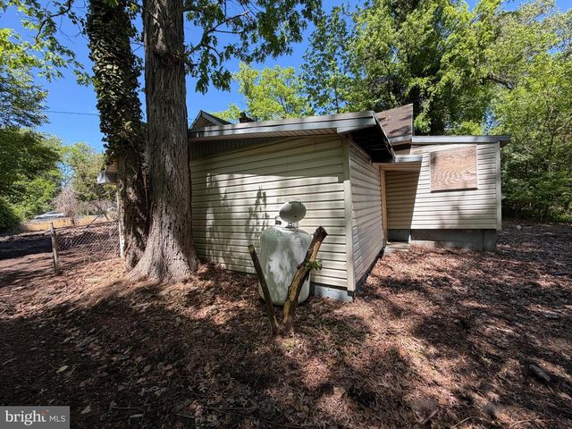 161 WOOLSTON DR, Morrisville, PA 19067