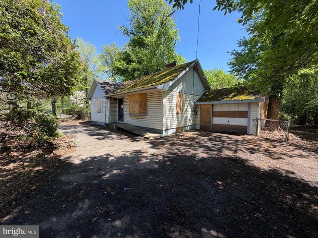 161 WOOLSTON DR, Morrisville, PA 19067