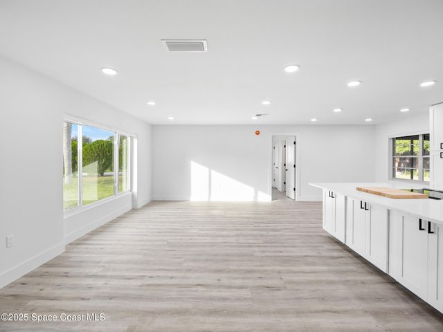 467 Foxdall Avenue NE, Palm Bay, FL 32907