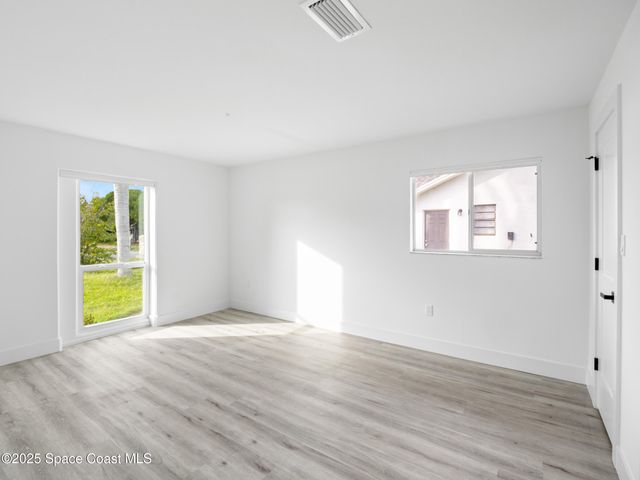 467 Foxdall Avenue NE, Palm Bay, FL 32907