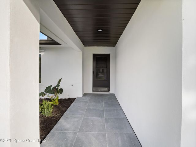 467 Foxdall Avenue NE, Palm Bay, FL 32907