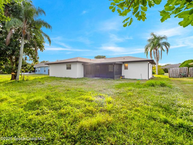 467 Foxdall Avenue NE, Palm Bay, FL 32907