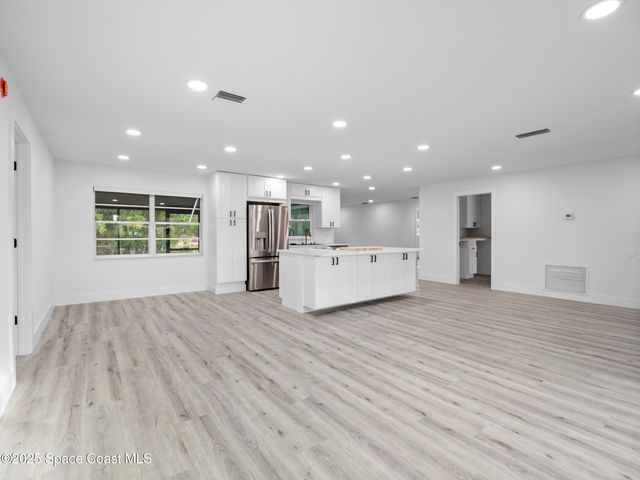 467 Foxdall Avenue NE, Palm Bay, FL 32907