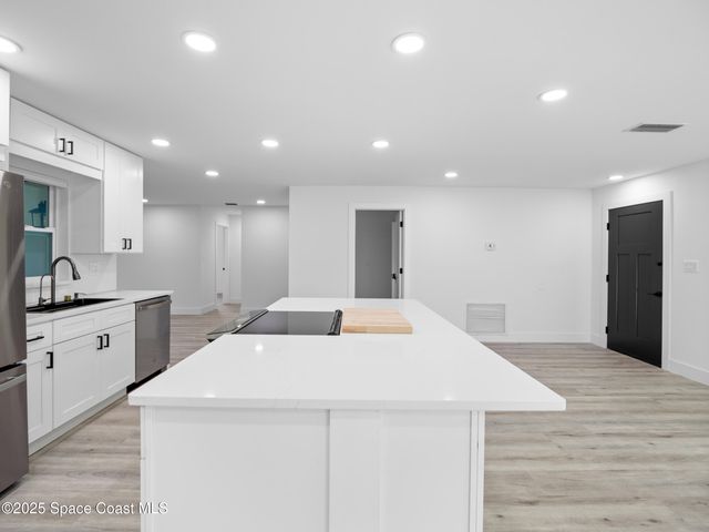 467 Foxdall Avenue NE, Palm Bay, FL 32907