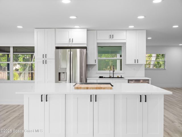 467 Foxdall Avenue NE, Palm Bay, FL 32907