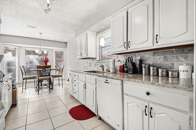 2433 Hallmark Street, Grand Prairie, TX 75052