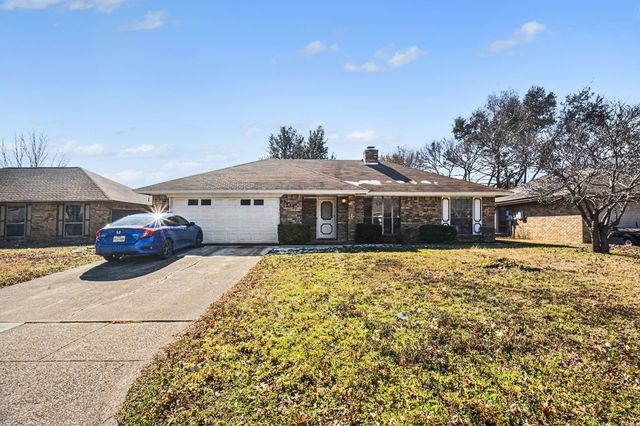 2433 Hallmark Street, Grand Prairie, TX 75052