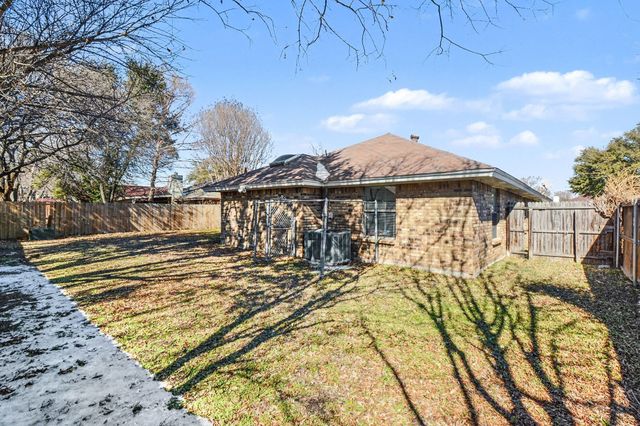 2433 Hallmark Street, Grand Prairie, TX 75052