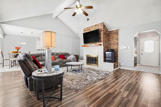 2433 Hallmark Street, Grand Prairie, TX 75052