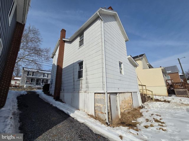 3504 N MAIN ST, Toms Brook, VA 22660