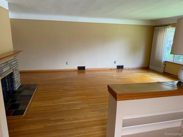 20018 Mauer Street, Saint Clair Shores, MI 48080