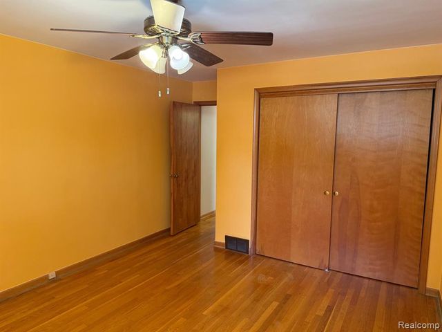 20018 Mauer Street, Saint Clair Shores, MI 48080