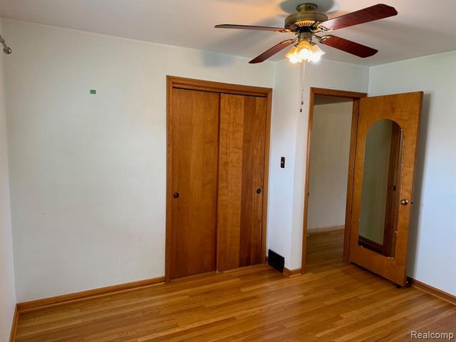 20018 Mauer Street, Saint Clair Shores, MI 48080