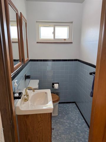 20018 Mauer Street, Saint Clair Shores, MI 48080