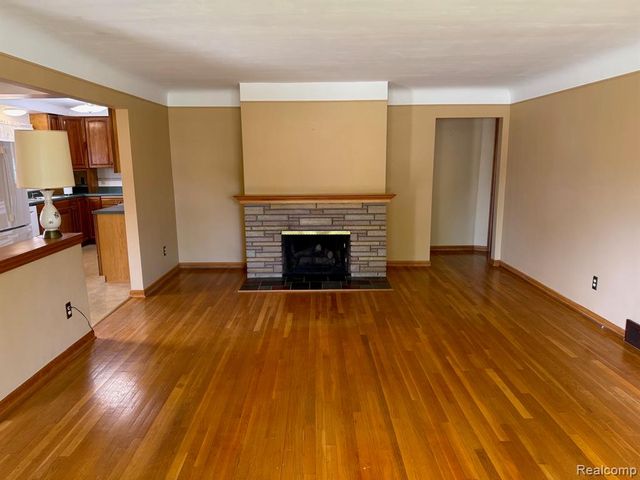 20018 Mauer Street, Saint Clair Shores, MI 48080