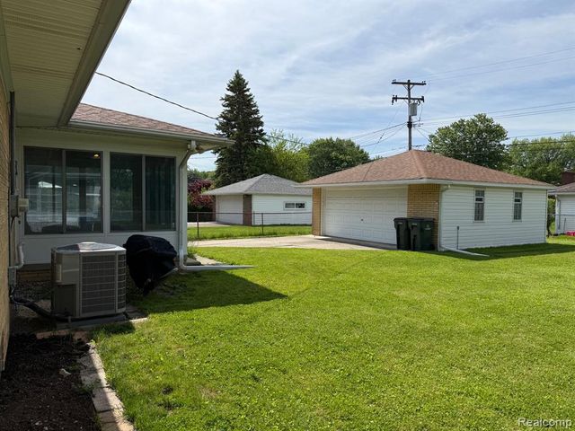 20018 Mauer Street, Saint Clair Shores, MI 48080