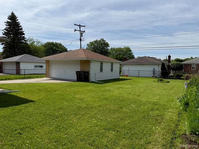 20018 Mauer Street, Saint Clair Shores, MI 48080