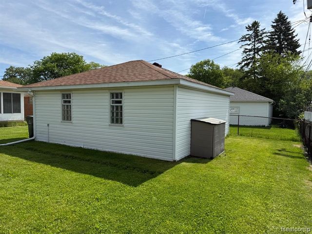 20018 Mauer Street, Saint Clair Shores, MI 48080