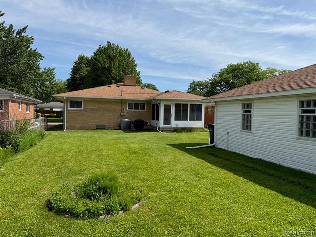 20018 Mauer Street, Saint Clair Shores, MI 48080