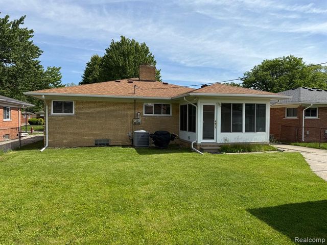 20018 Mauer Street, Saint Clair Shores, MI 48080