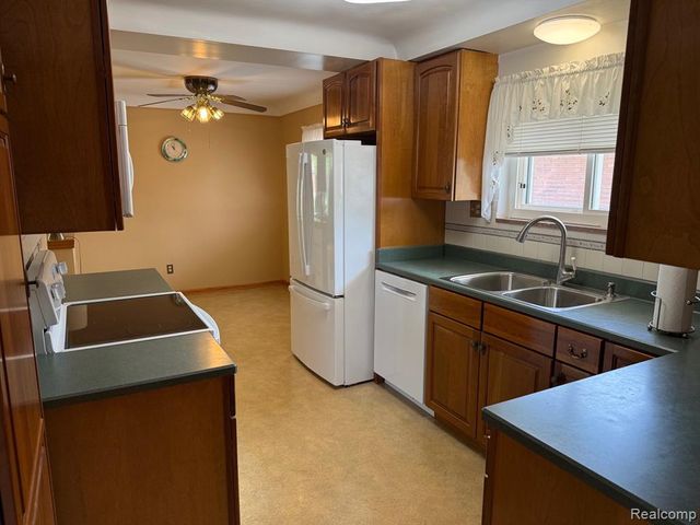20018 Mauer Street, Saint Clair Shores, MI 48080