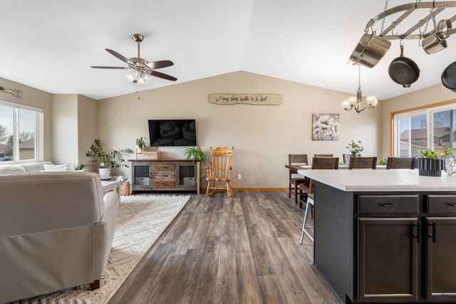 4007 GRAPEVINE LN, Rapid City, SD 57701