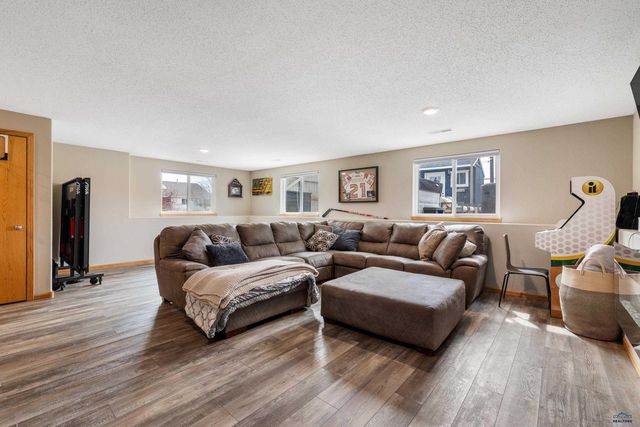 4007 GRAPEVINE LN, Rapid City, SD 57701