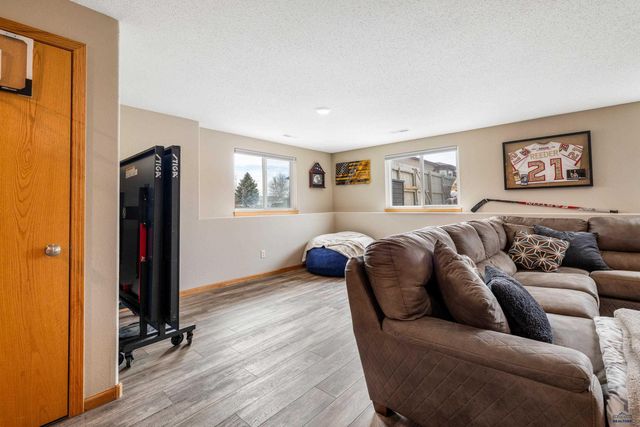 4007 GRAPEVINE LN, Rapid City, SD 57701