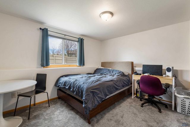 4007 GRAPEVINE LN, Rapid City, SD 57701