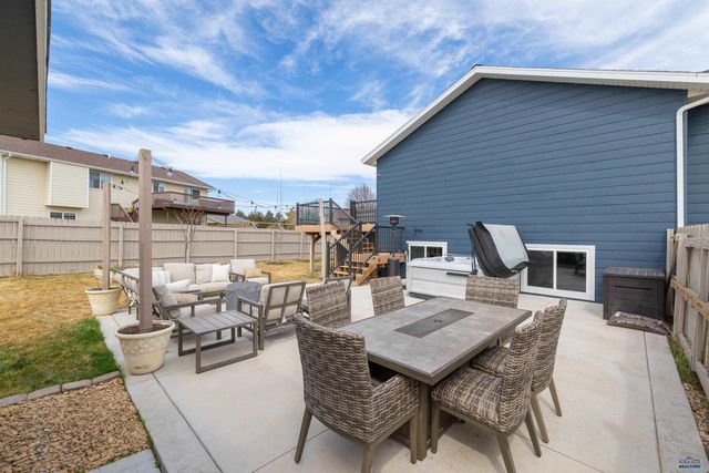 4007 GRAPEVINE LN, Rapid City, SD 57701