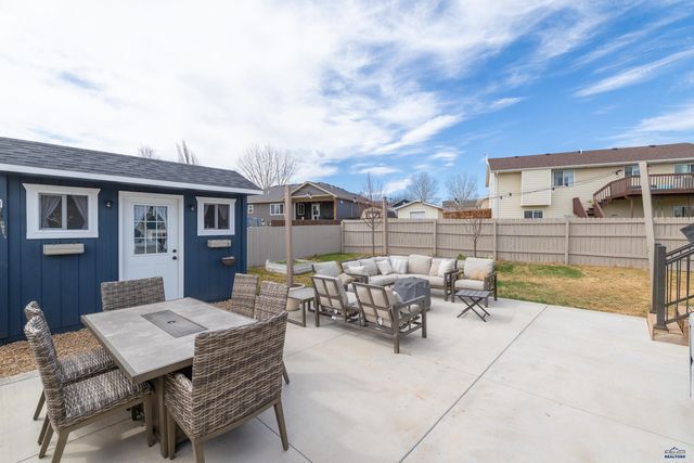 4007 GRAPEVINE LN, Rapid City, SD 57701