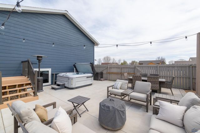 4007 GRAPEVINE LN, Rapid City, SD 57701