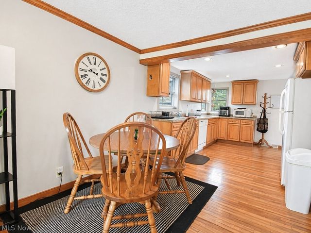 307 Hilltop Drive, Chardon, OH 44024