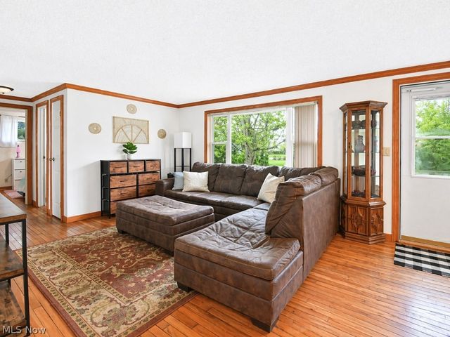307 Hilltop Drive, Chardon, OH 44024