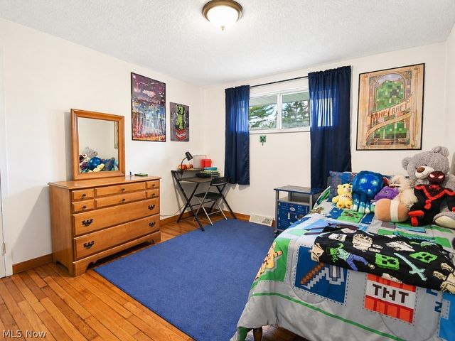307 Hilltop Drive, Chardon, OH 44024