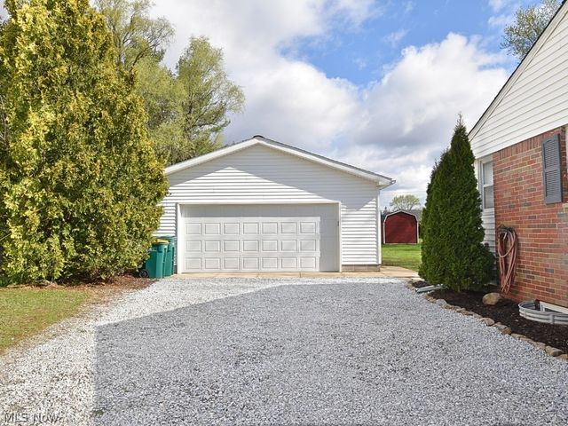 307 Hilltop Drive, Chardon, OH 44024