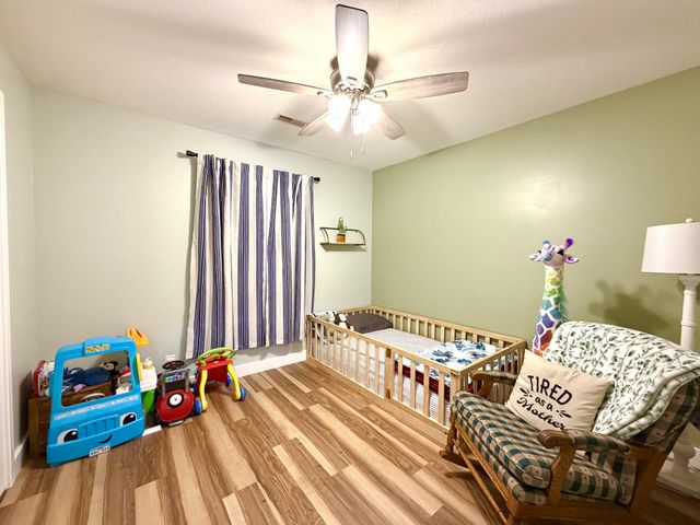 320 Cottonwood Ct, Clarksville, TN 37040