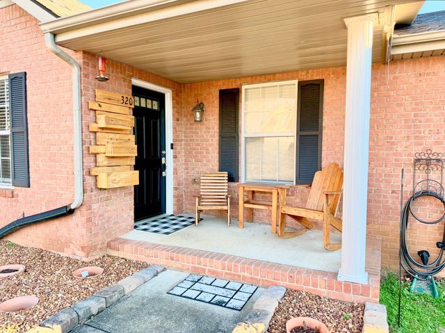 320 Cottonwood Ct, Clarksville, TN 37040