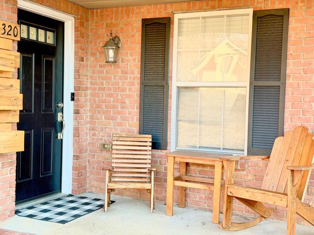 320 Cottonwood Ct, Clarksville, TN 37040