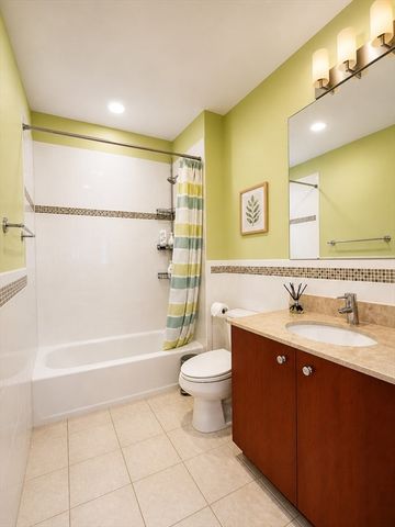 310 Hammond Pond Pkwy 401, Brookline, MA 02467