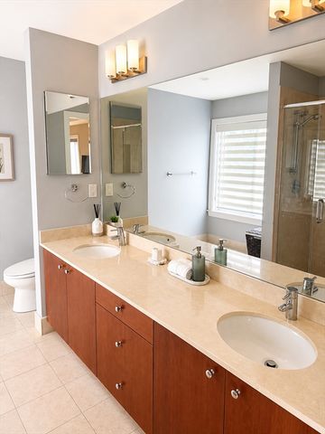 310 Hammond Pond Pkwy 401, Brookline, MA 02467