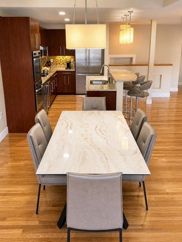 310 Hammond Pond Pkwy 401, Brookline, MA 02467