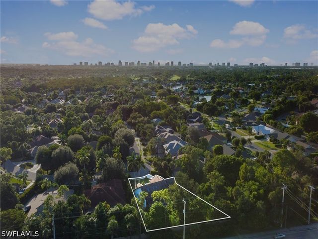 2140 Harlans RUN, Naples, FL 34105
