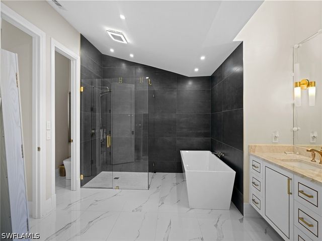 2140 Harlans RUN, Naples, FL 34105
