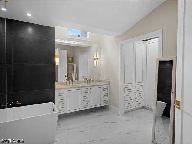 2140 Harlans RUN, Naples, FL 34105