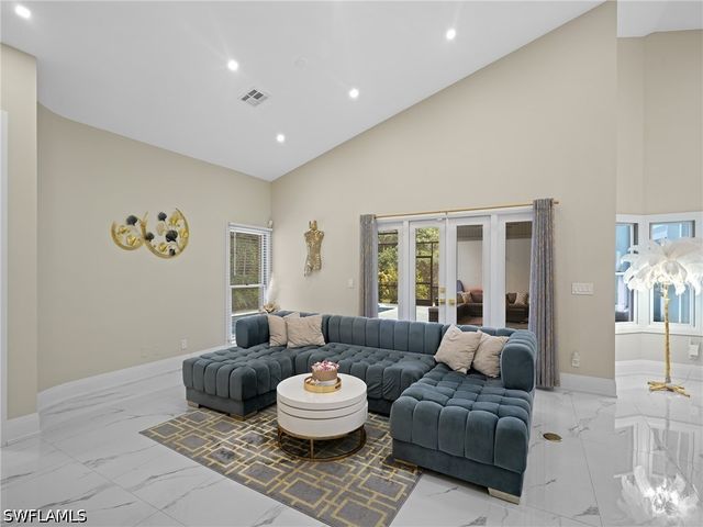 2140 Harlans RUN, Naples, FL 34105