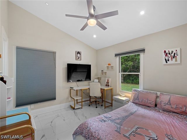 2140 Harlans RUN, Naples, FL 34105