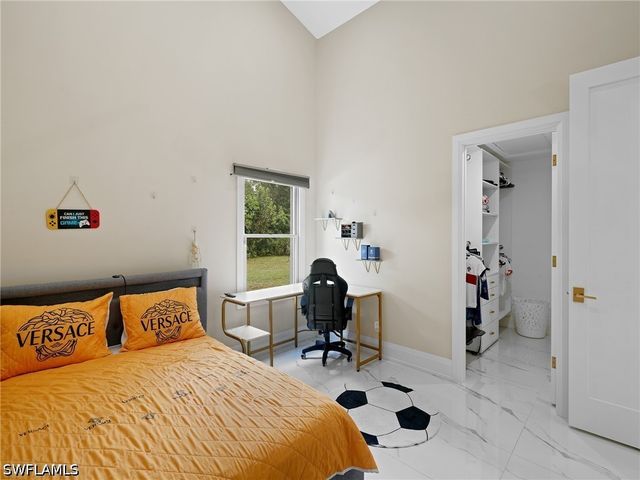 2140 Harlans RUN, Naples, FL 34105